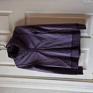 Lululemon Reversible Cowl Neck “In a Cinch” Striped Solid Purple Sweater Sz S